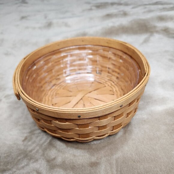Longaberger Vintage 6.75" Round Basket with Plastic Insert - Picture 2 of 5